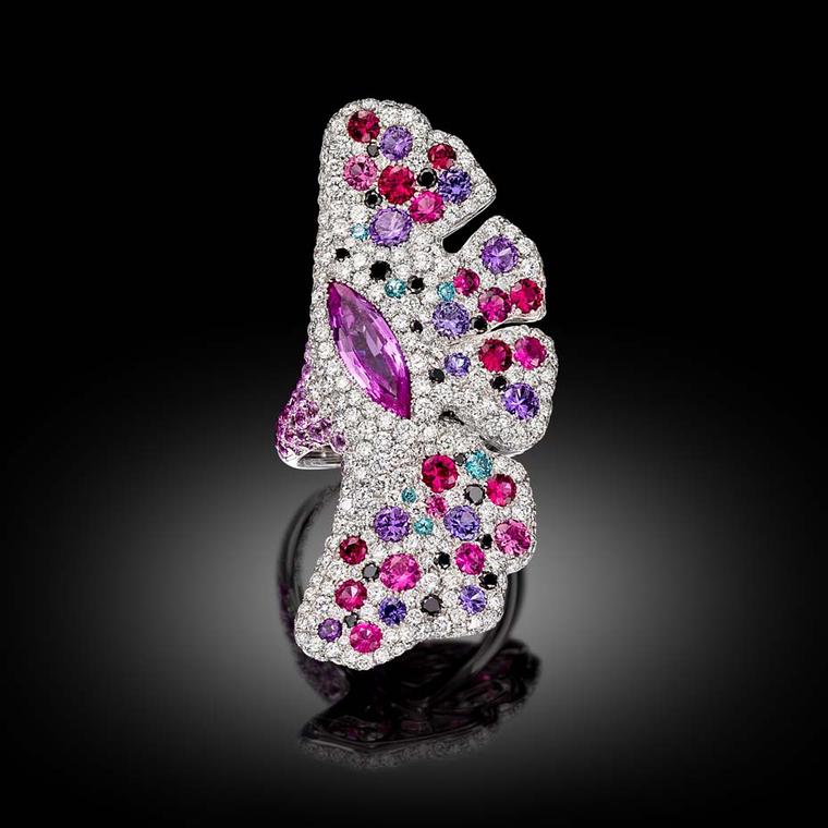 Palmiero Winged Flowers ring from the La terra e le Nostre Fantasia high jewellery collection.
